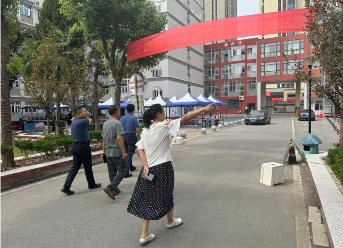 武汉市教育局领导实地指导365官网开学迎新准备工作 武汉市教育局领导实地指导365官网开学迎新准备工作