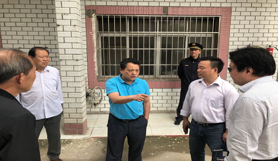 洪山区副区长一行深入学院实地调研 为学院排忧解难 洪山区副区长一行深入学院实地调研 为学院排忧解难